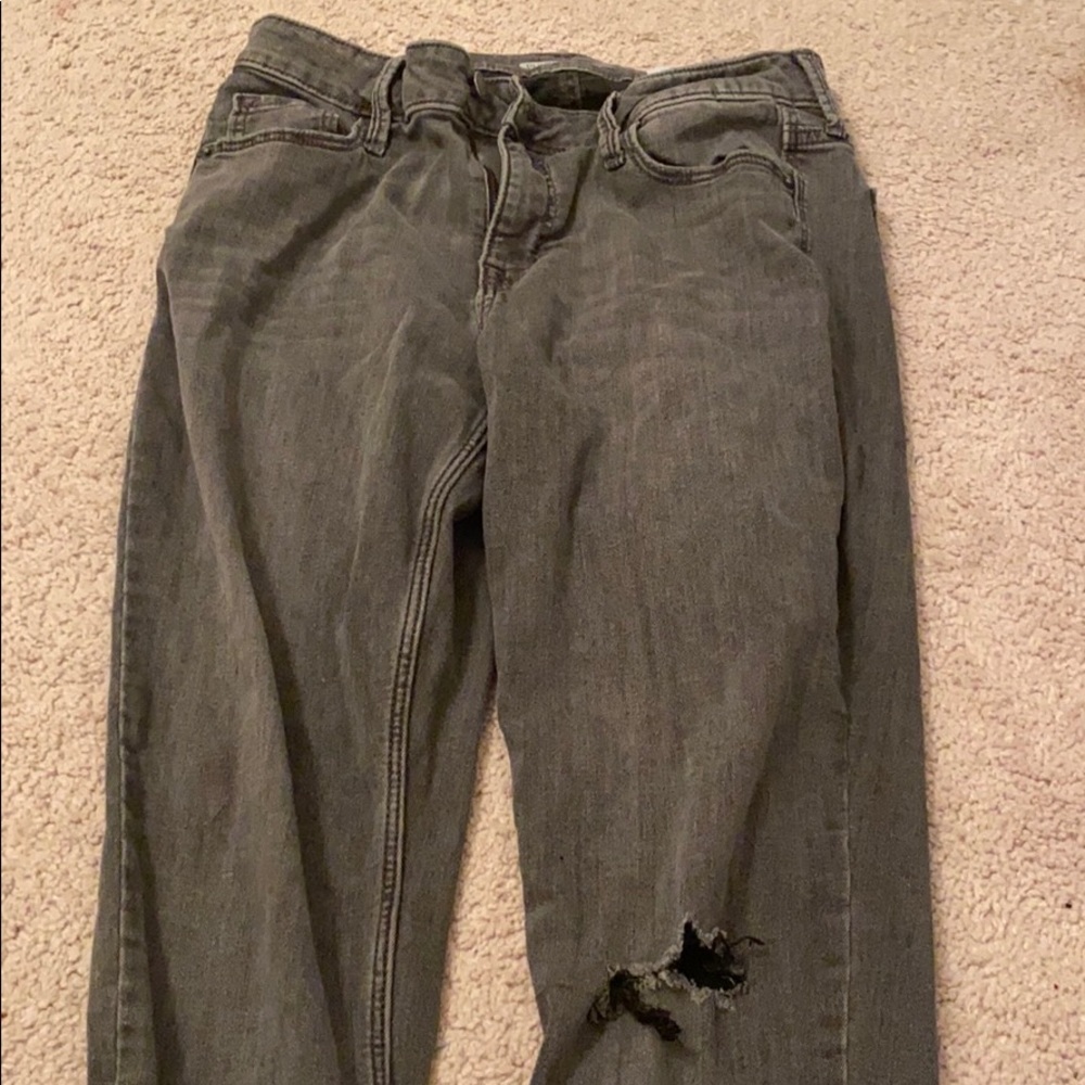 old navy gray skinny jeans with knee hole